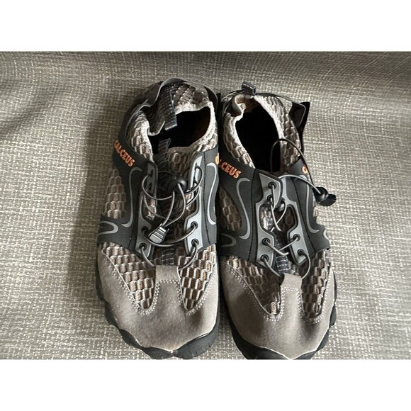 Calceus Men's Water Shoe Size 10.5 US / 45 Gray Pre owned - Picture 1 of 8